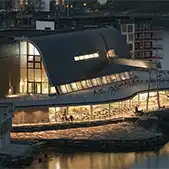 Oseana Kunst & Kultursenter, Os